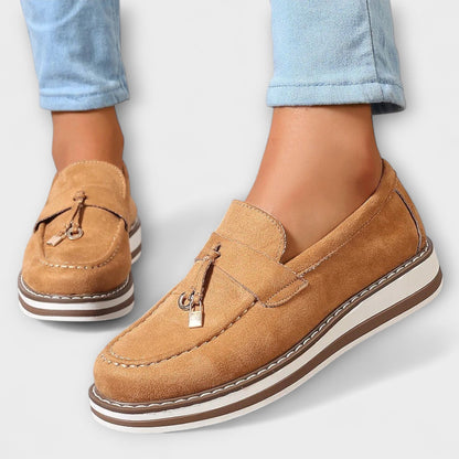 Clarissa – Casual loafers with a round toe